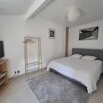 La Longere Du Moulin, T2 Independant Equipe Avec Cuisine, Parking Individuel Avec Portail, Salon De Jardin, Belle Grande Appartement