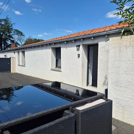 La Longere Du Moulin, T2 Independant Equipe Avec Cuisine, Parking Individuel Avec Portail, Salon De Jardin, Belle Grande Basse-Goulaine