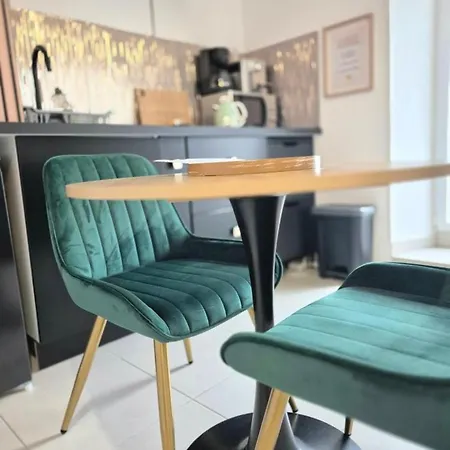 Διαμέρισμα La Longere Du Moulin, T2 Independant Equipe Avec Cuisine, Parking Individuel Avec Portail, Salon De Jardin, Belle Grande