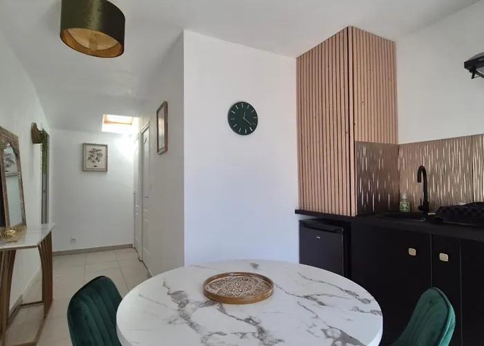 La Longere Du Moulin, T2 Independant Equipe Avec Cuisine, Parking Individuel Avec Portail, Salon De Jardin, Belle Grande