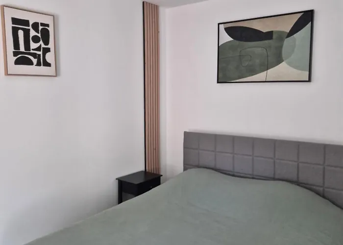 La Longere Du Moulin, T2 Independant Equipe Avec Cuisine, Parking Individuel Avec Portail, Salon De Jardin, Belle Grande *