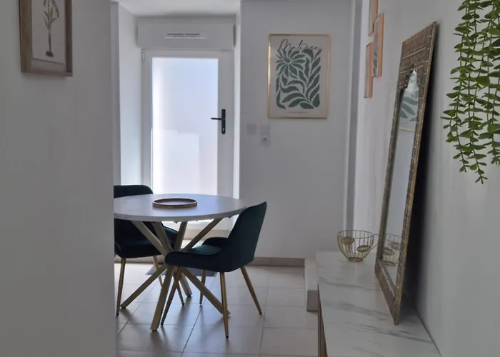 La Longere Du Moulin, T2 Independant Equipe Avec Cuisine, Parking Individuel Avec Portail, Salon De Jardin, Belle Grande