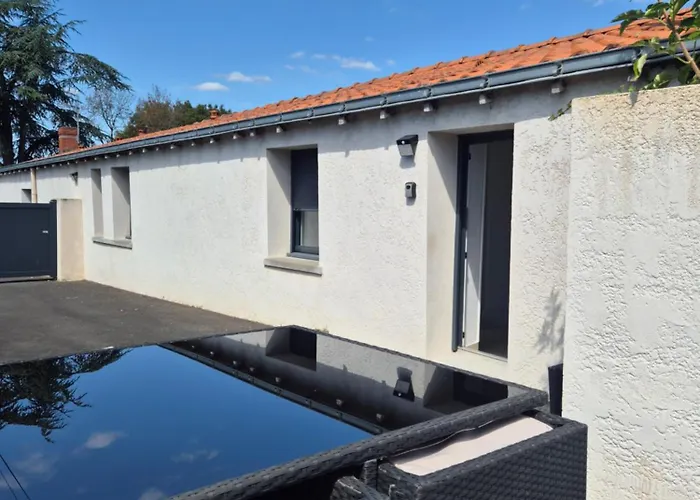 La Longere Du Moulin, T2 Independant Equipe Avec Cuisine, Parking Individuel Avec Portail, Salon De Jardin, Belle Grande Basse-Goulaine