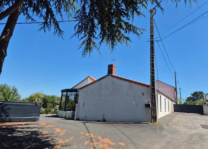 La Longere Du Moulin, T2 Independant Equipe Avec Cuisine, Parking Individuel Avec Portail, Salon De Jardin, Belle Grande アパート Basse-Goulaine