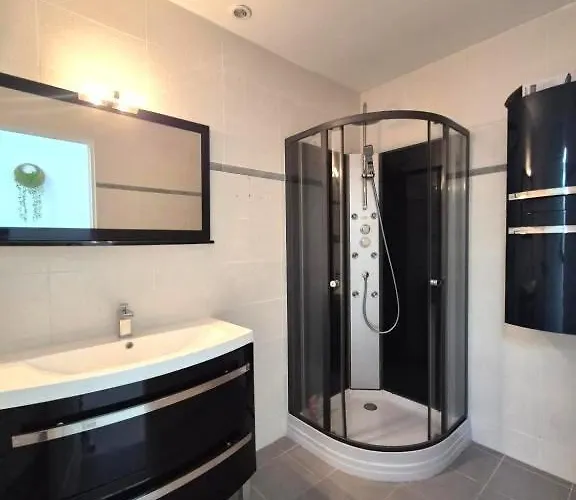 La Longere Du Moulin, T2 Independant Equipe Avec Cuisine, Parking Individuel Avec Portail, Salon De Jardin, Belle Grande Basse-Goulaine