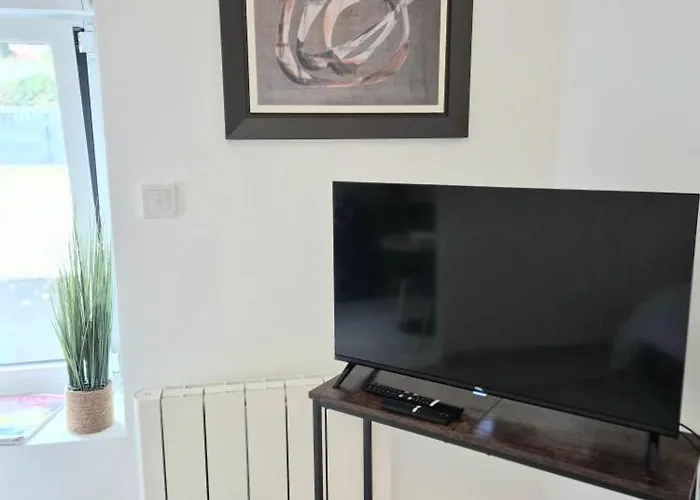 דירה La Longere Du Moulin, T2 Independant Equipe Avec Cuisine, Parking Individuel Avec Portail, Salon De Jardin, Belle Grande